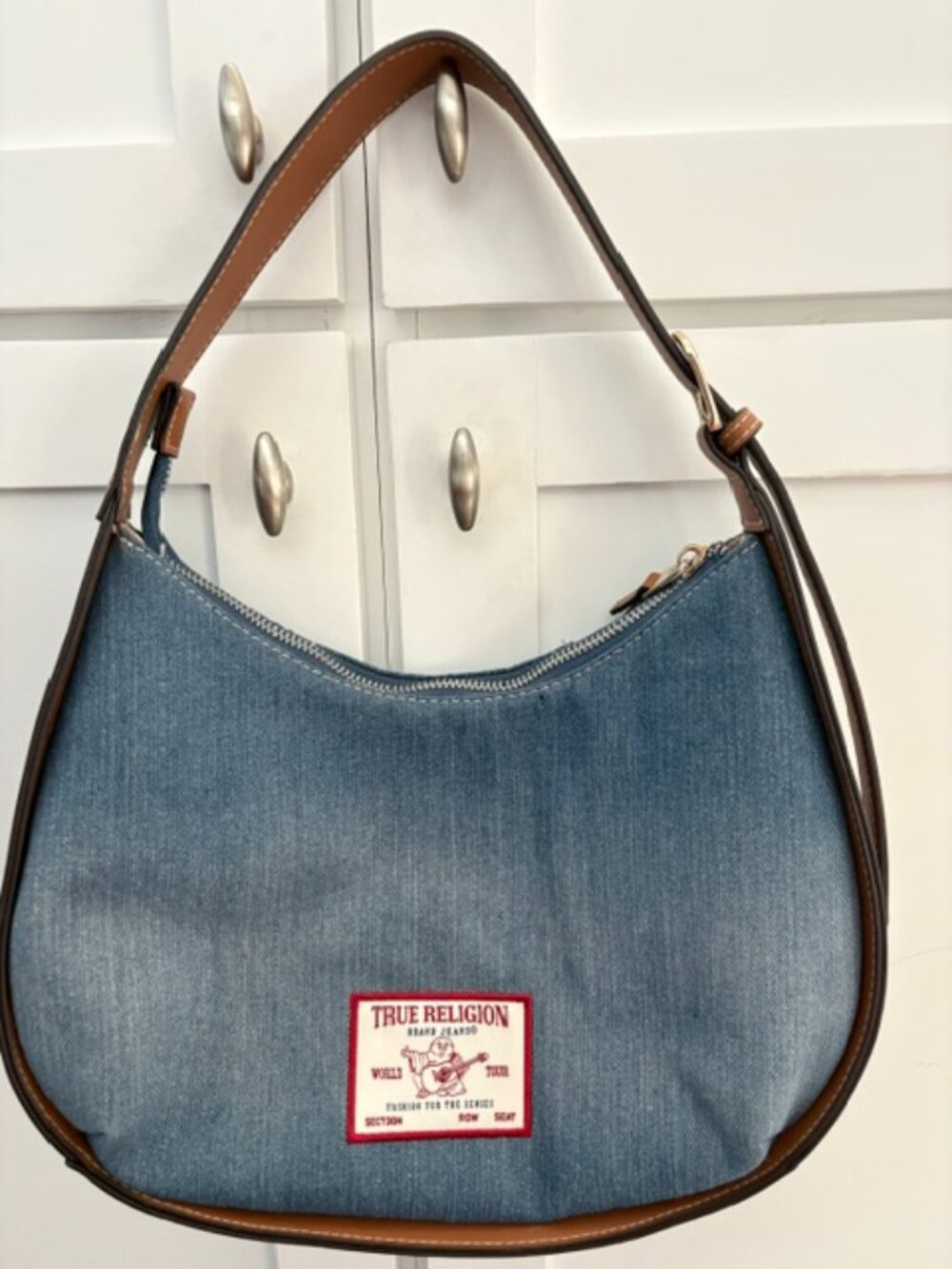 TRUE RELIGION DARK DENIM HOBO Shoulder Bag~ Brown Trim~Horseshoe pocket~NWOT - Picture 2 of 8
